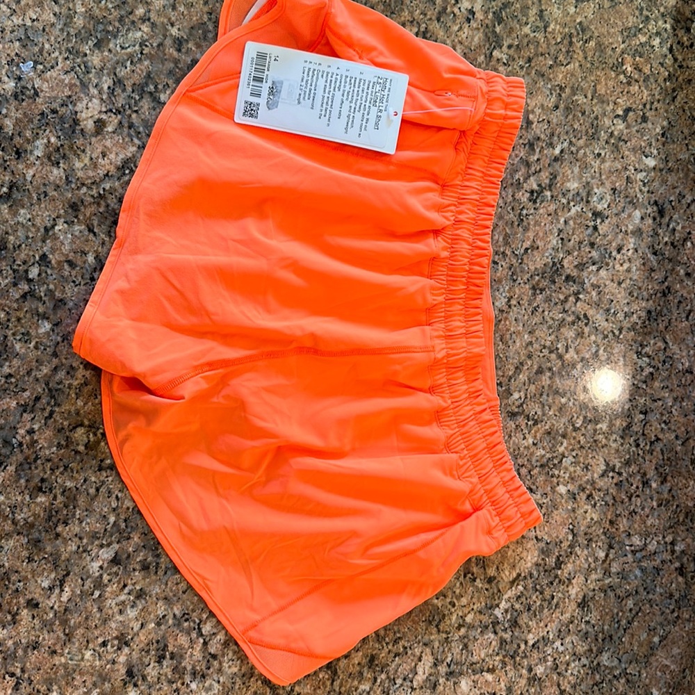 NWT 2.5 size 14 Lululemon hotty hot lined shorts.